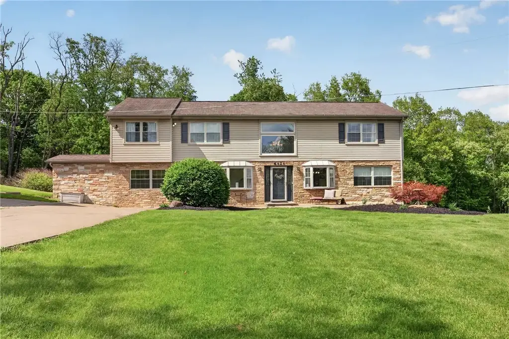 6424 Churchill Road , Bethel Park