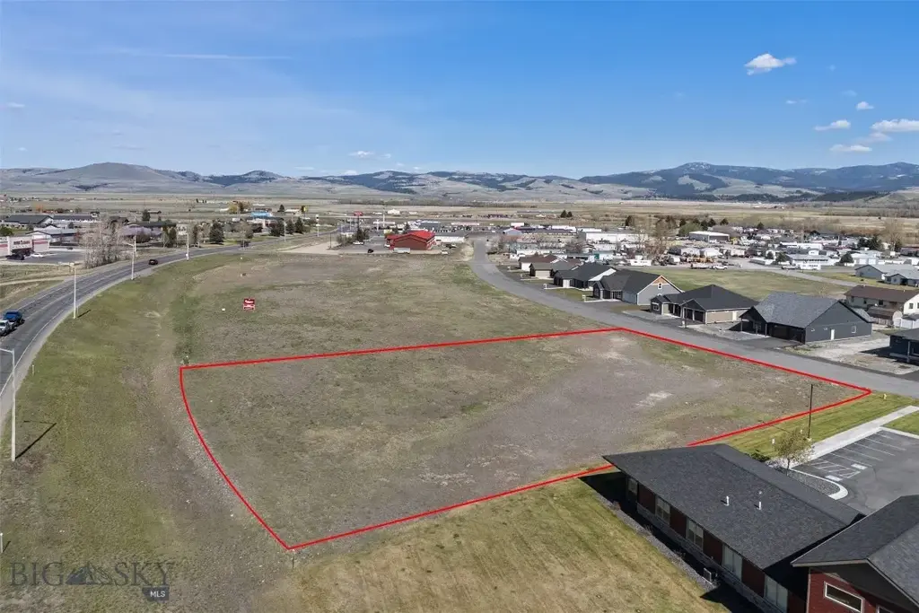 901 Sagebrush Lane, Deer Lodge