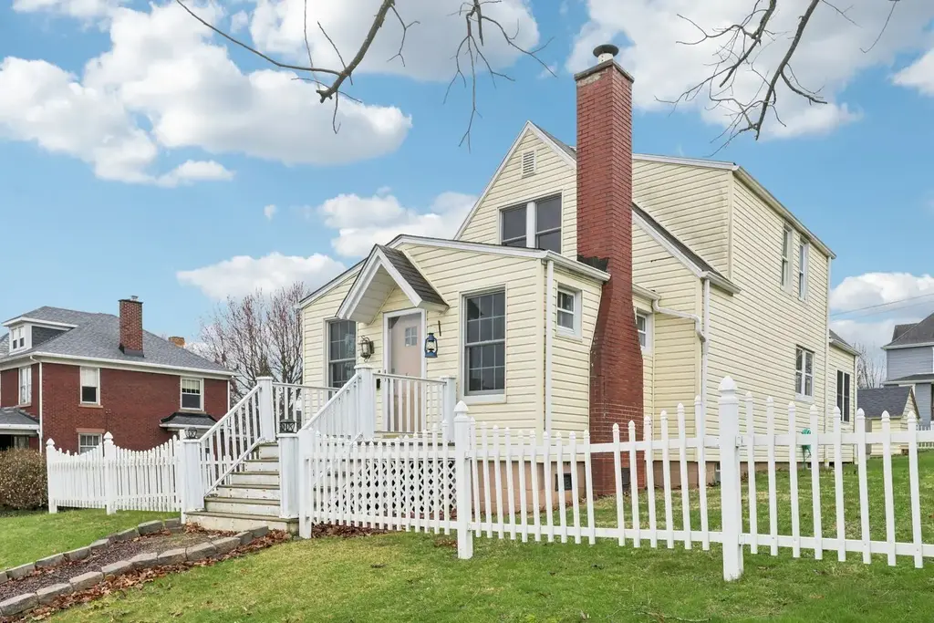 901 Arthur Avenue, Scottdale