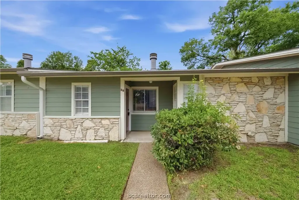 2800 Longmire Drive 28, College Station
