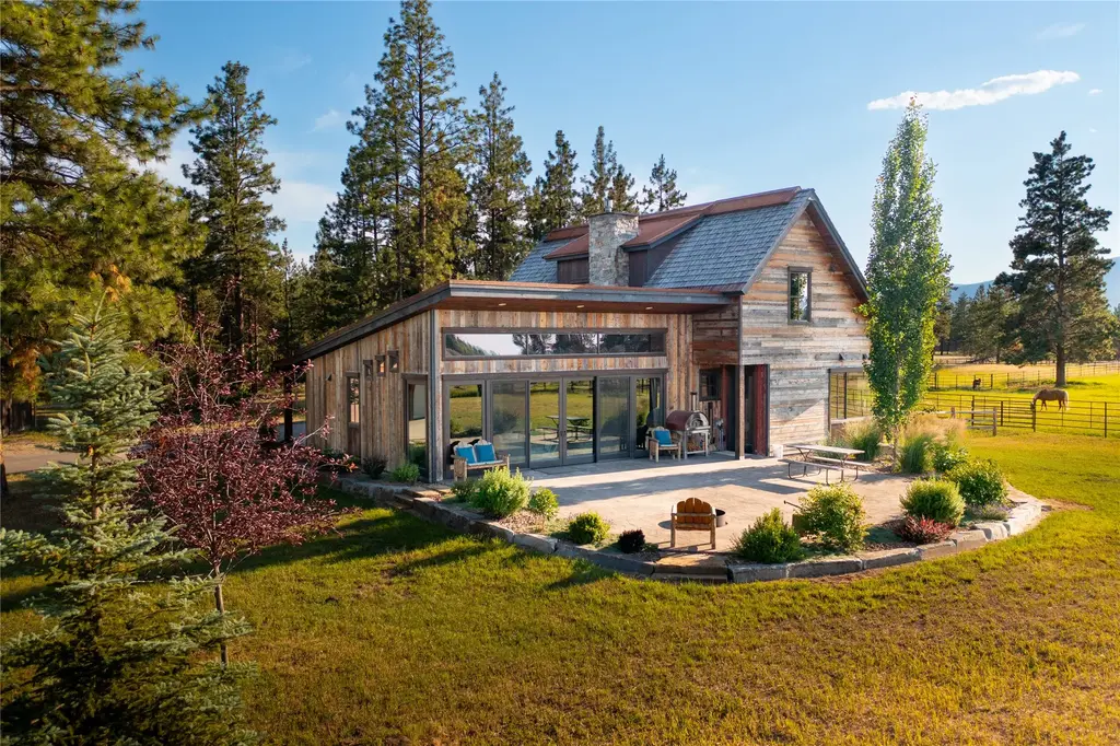 401 Boulder Lane, Eureka