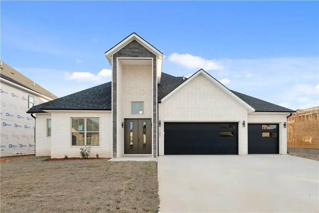 1851 Lotus Road, Centerton