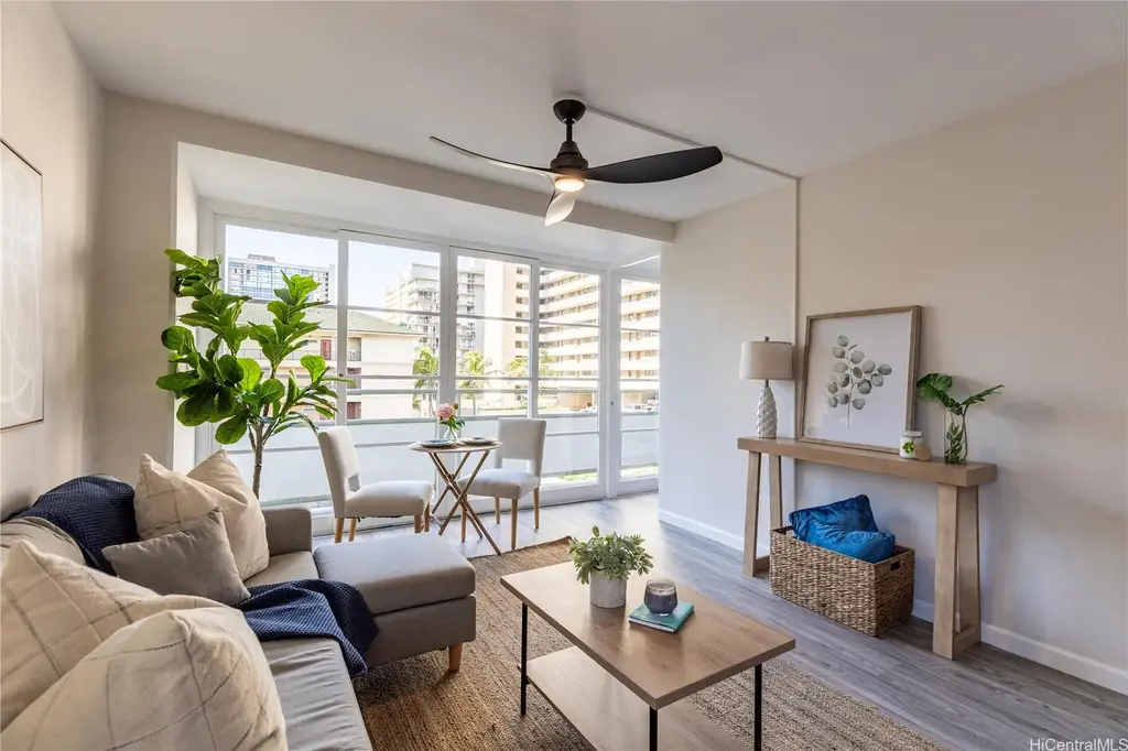 (unit #604) 445 Kaiolu Street, Honolulu