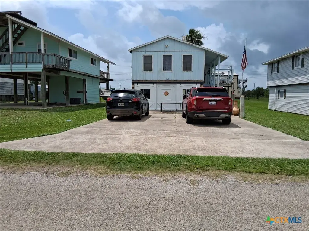 205 Polk Street, Port O'Connor