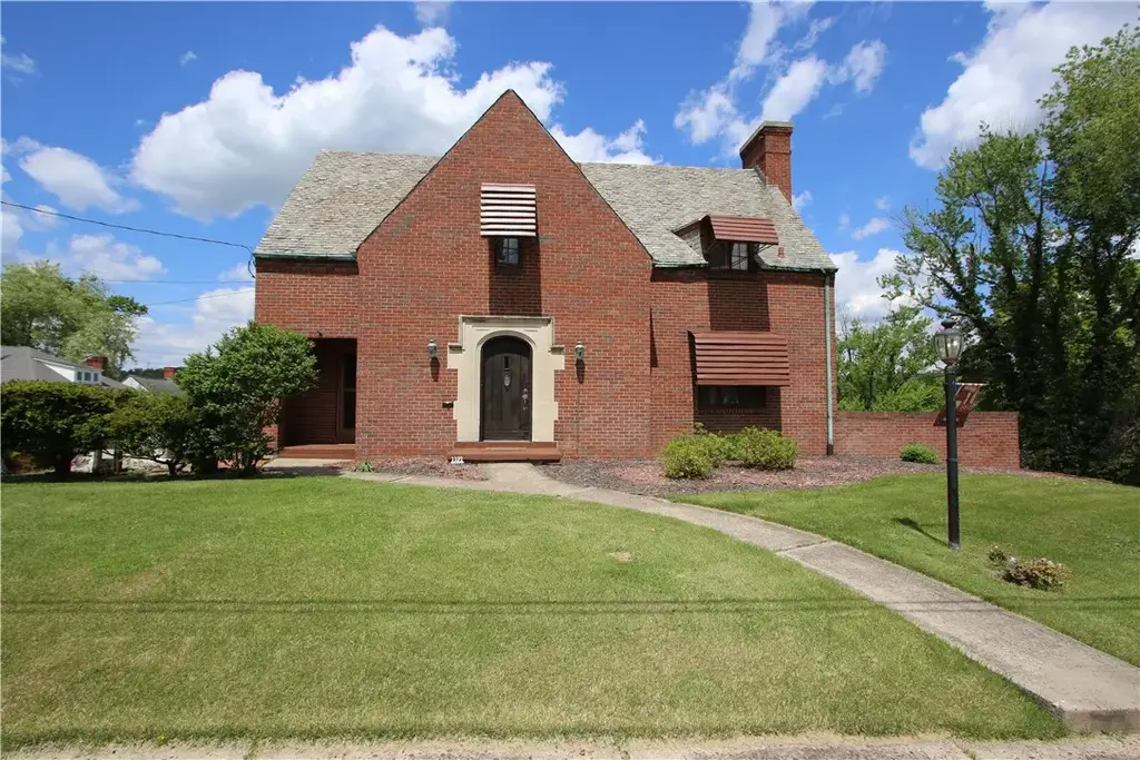 1121 Try Street, Monongahela
