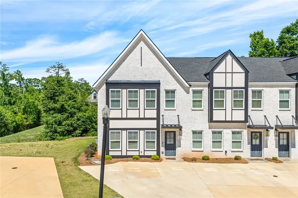 569 Waterpoint Way, Opelika