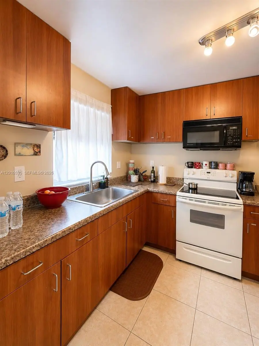 2 of 4 - 9800 Sunrise Lakes Boulevard #202, Sunrise, FL