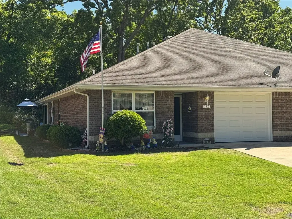 1586 Meadowhill Drive, Mountain Home