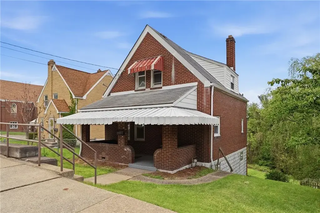 821 Worthington Avenue, Clairton