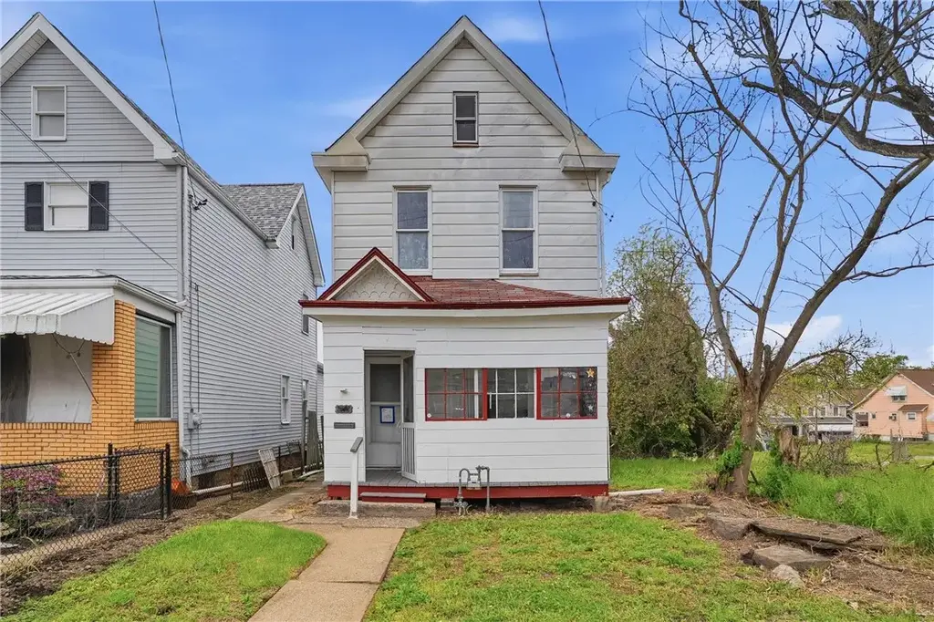 2402 Grandview Avenue, McKeesport
