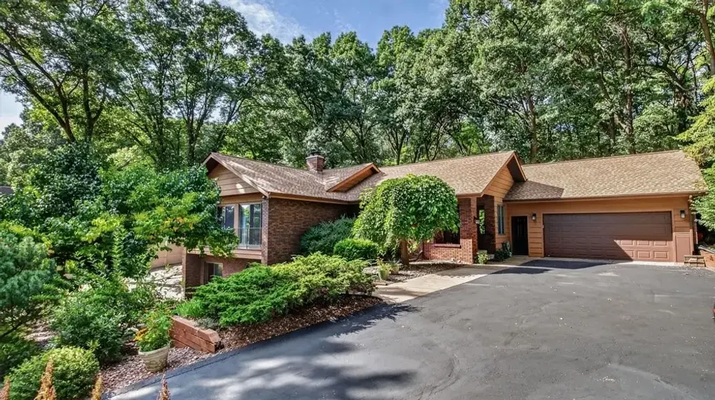 2004 Lehman Street, Eau Claire