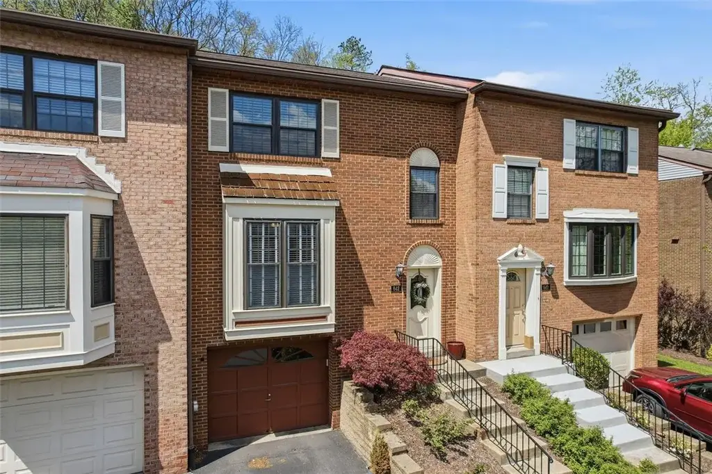 642 Woodcrest Drive, Robinson