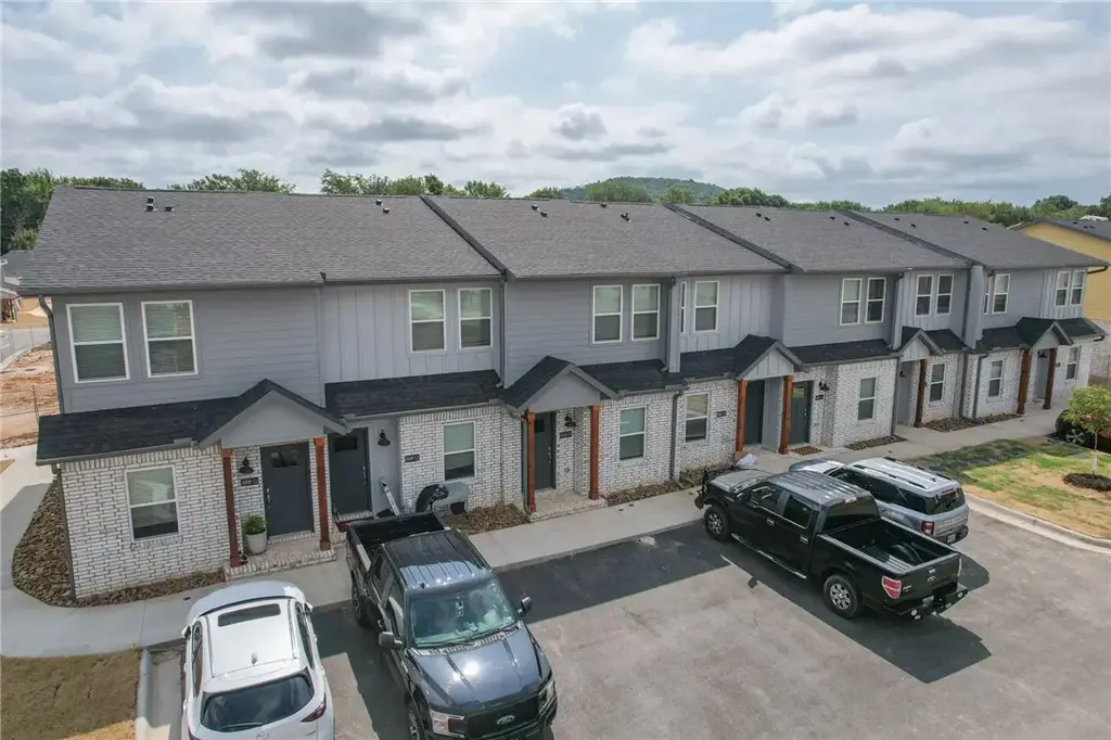 668 N Littleleaf Terrace 14, Fayetteville