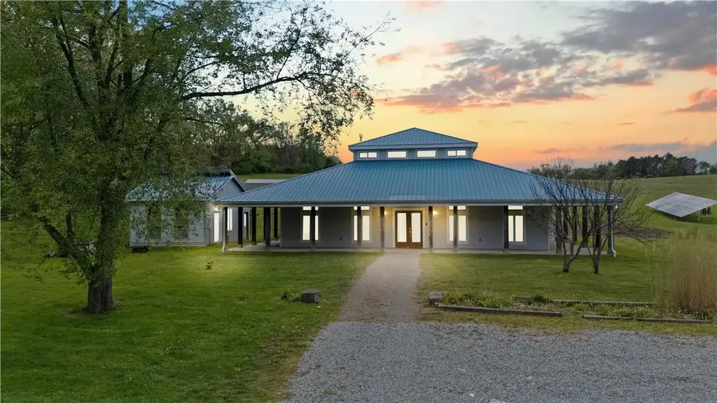 596 Wulfert Road , Canoe Banks