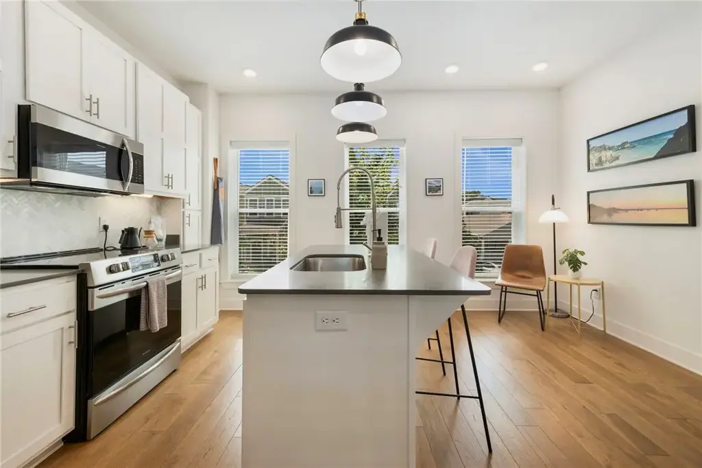 433 Sw B Street, Bentonville