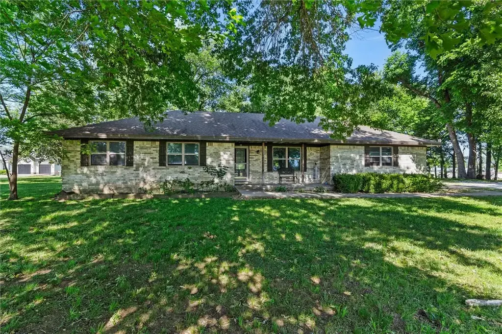 11005 N Wedington Blacktop Road, Lincoln