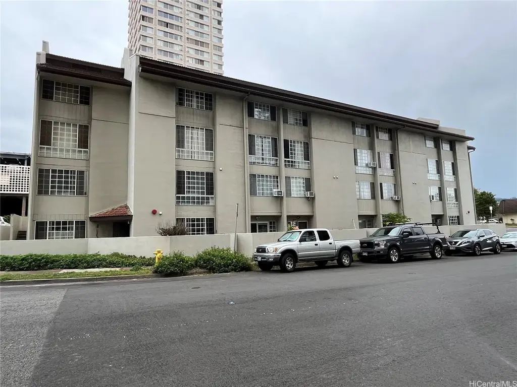 98-282 Kaonohi Street # 104, Aiea