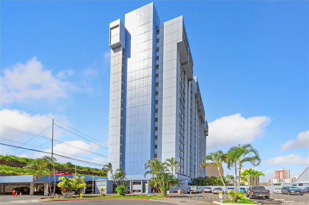 (unit #1701) 3045 Ala Napuaa Place, Honolulu