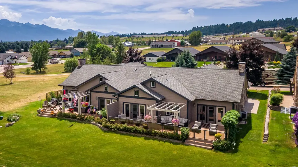 407 White Fox Run, Polson