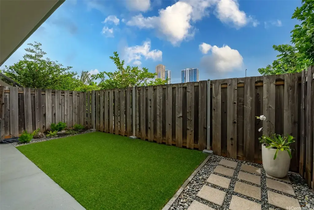 1617 Young Street # A106, Honolulu
