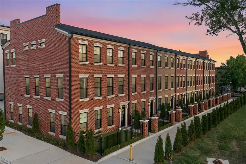 331 Sw 5th Street, Bentonville