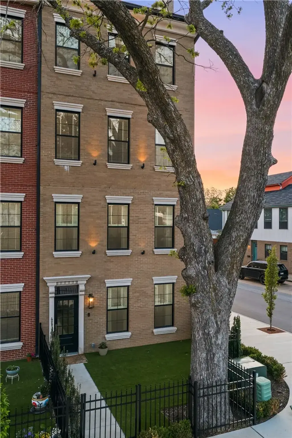 500 Sw B Street 1, Bentonville
