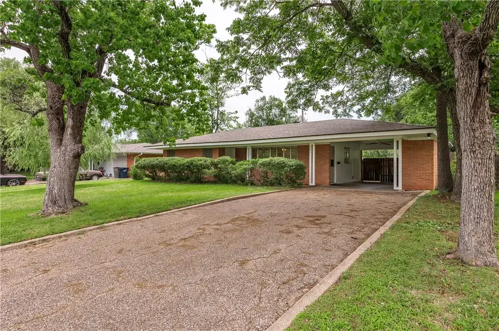 501 Helena Street, Bryan
