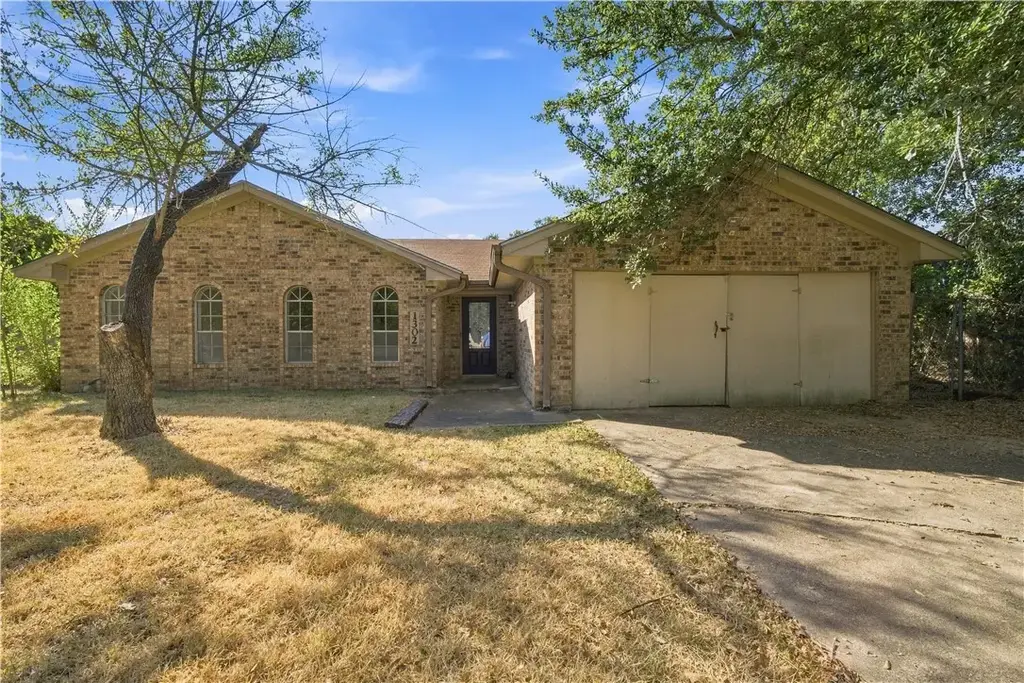 1302 Austin Avenue, College Station