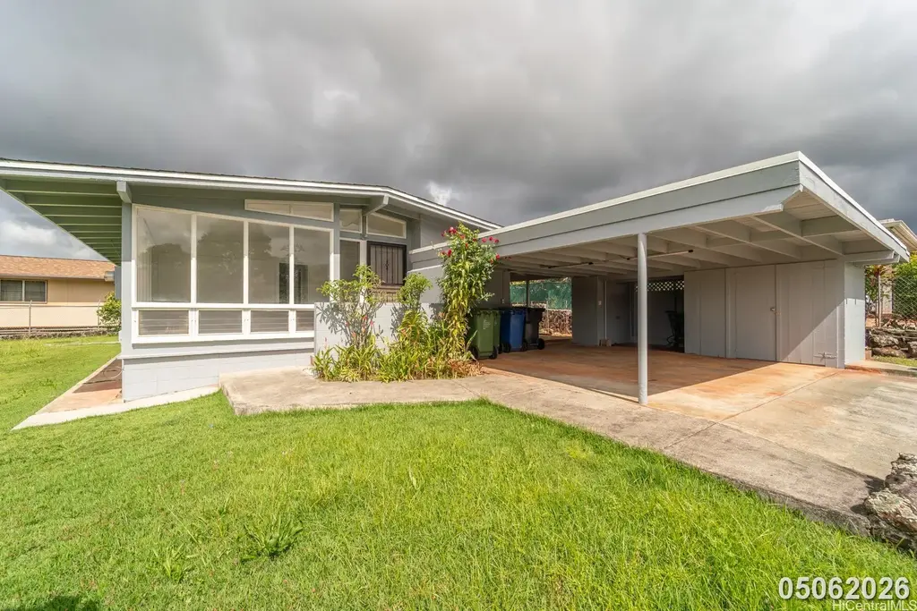 207 Kaliponi Street, Wahiawa