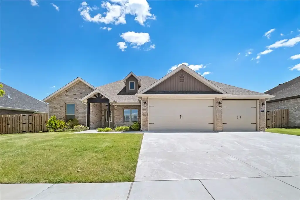 1904 Charles Street, Pea Ridge