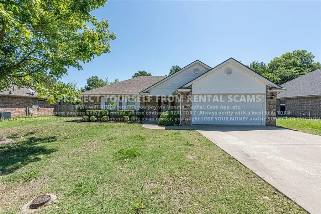 1674 N Hazeltine Drive, Fayetteville