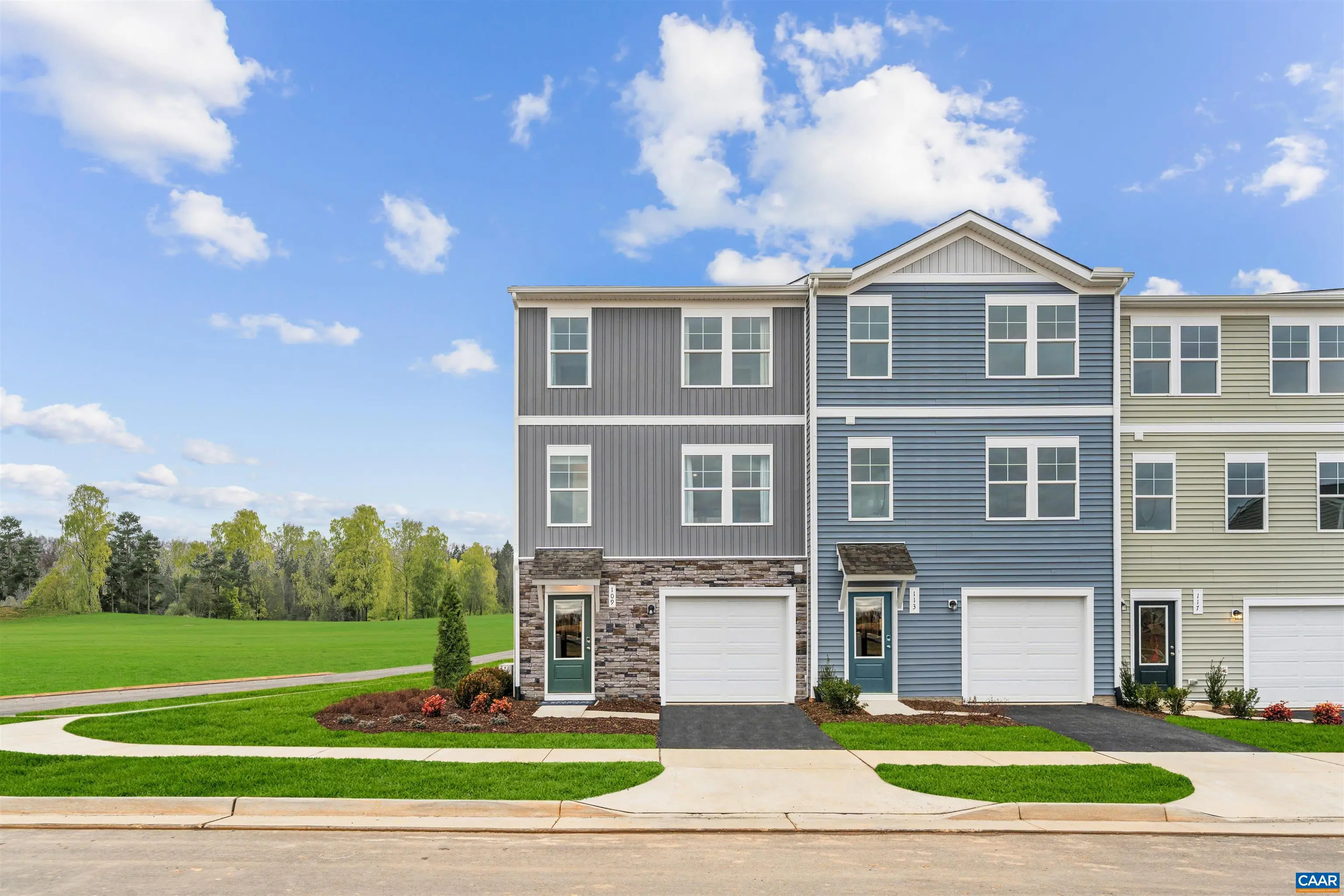 319 Oldfield Dr, Charlottesville