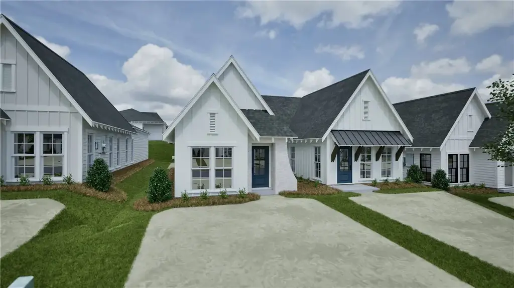 1041 Hunters Way, Opelika