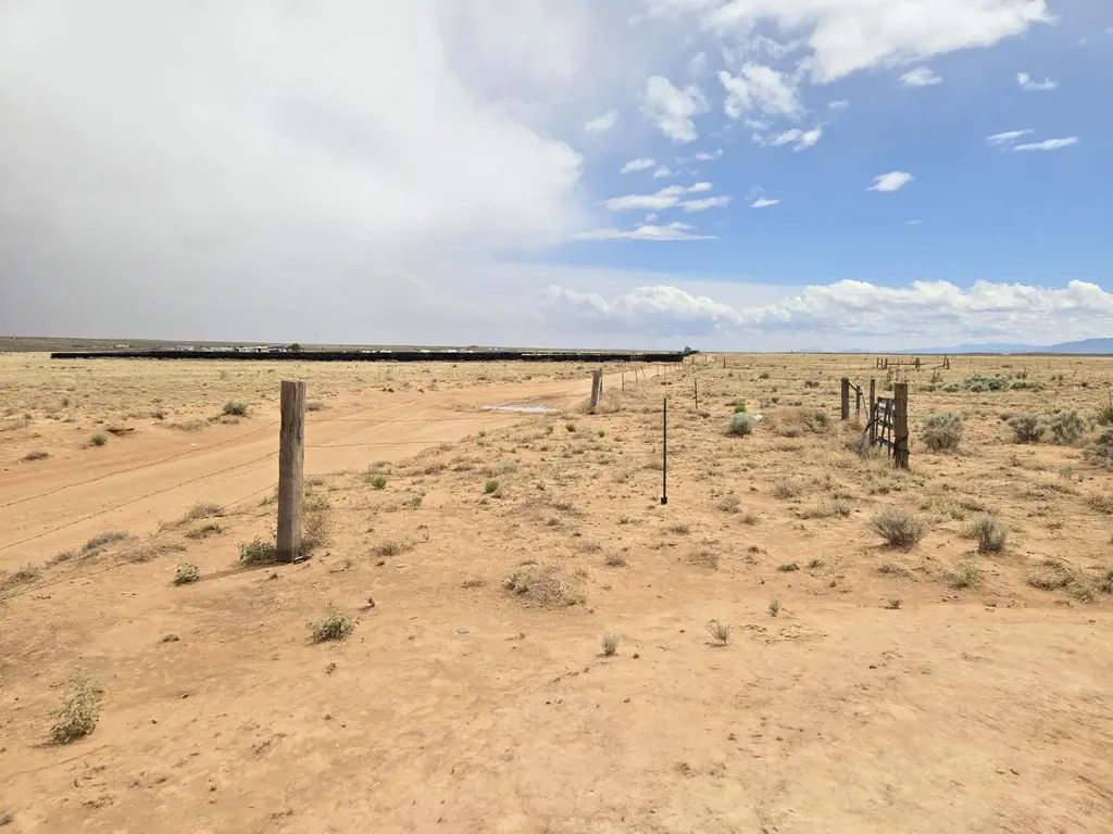 Emilia Road, Los Lunas