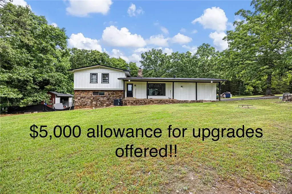 1878 Paradise Acres Road, Russellville