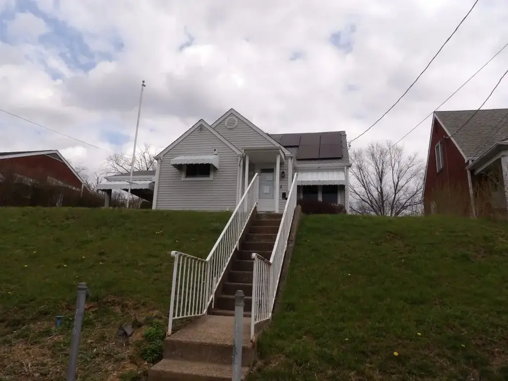 808 Grand Avenue , Aliquippa