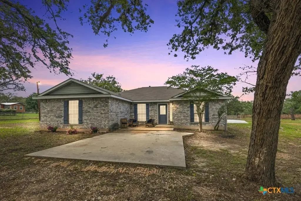 472 Hickory Forrest Drive, Seguin