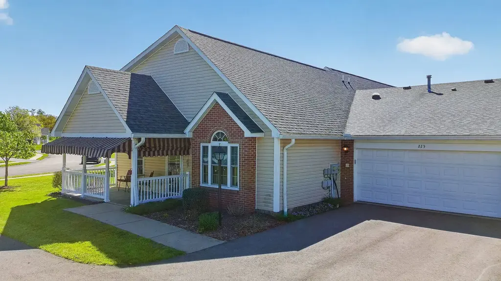 225 Rose Circle, Richland