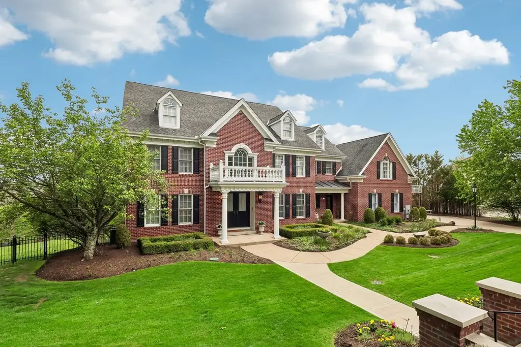 2208 Villa Drive, Hampton