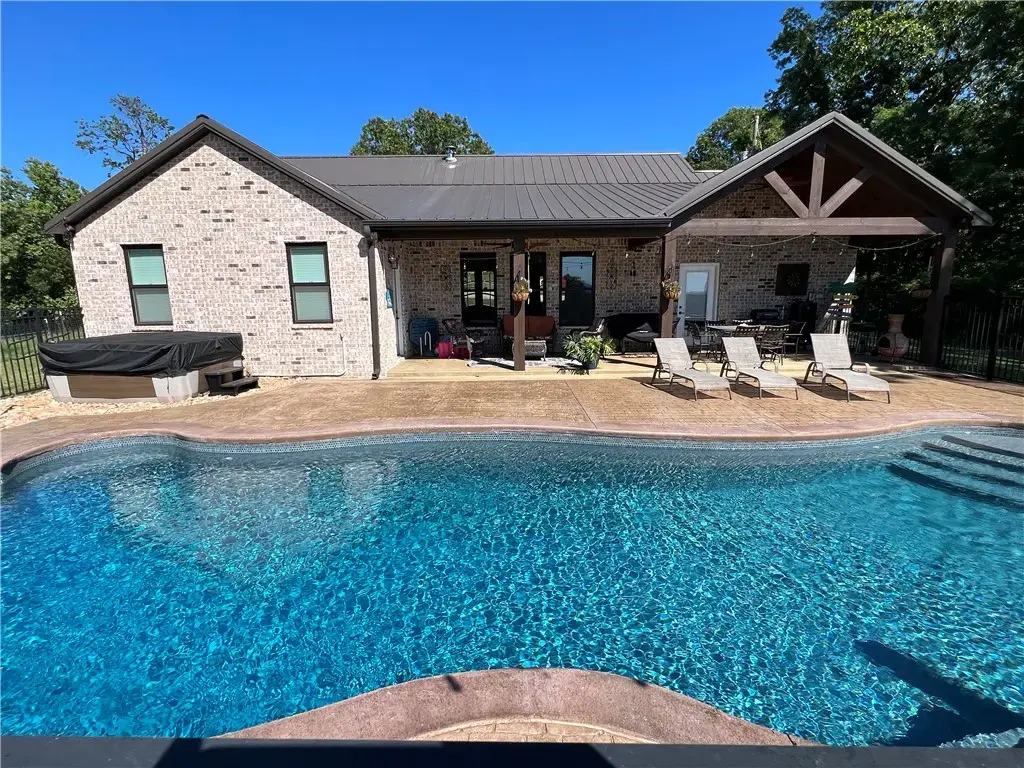 14295 Denver Road, Omaha