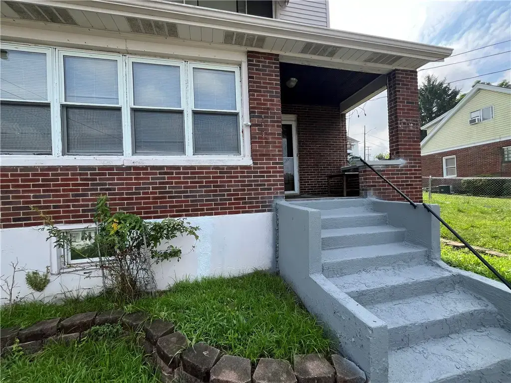 729 Ohio Avenue , Glassport