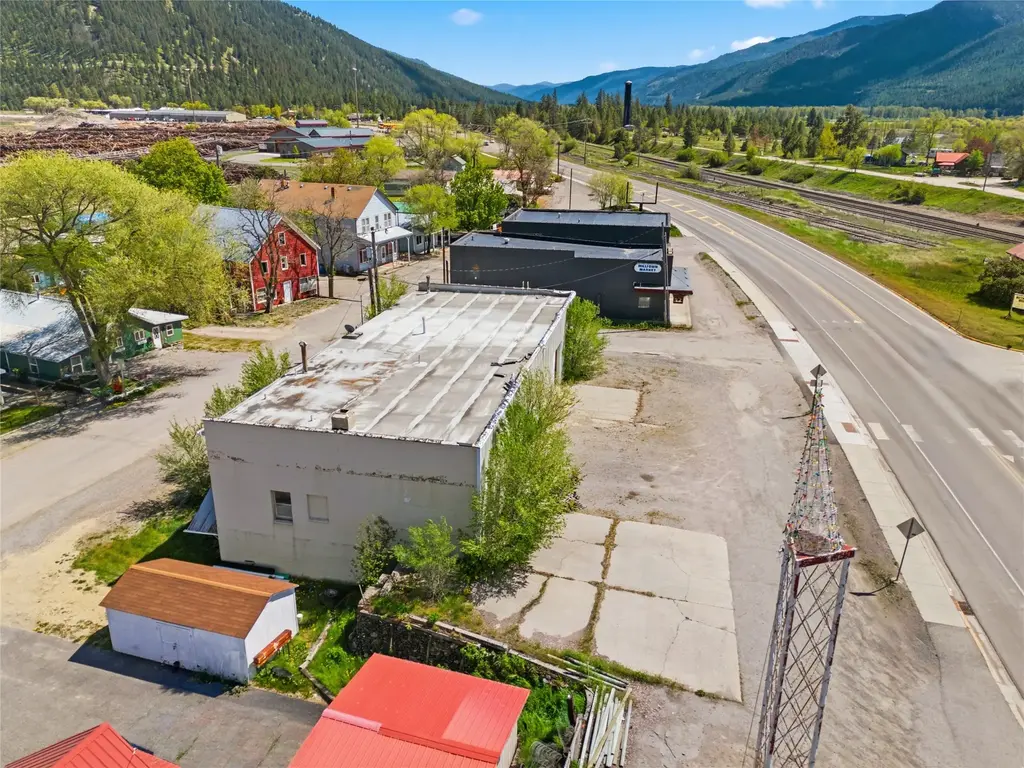 8280 Hwy 200 E, Bonner