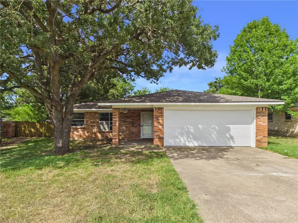 800 Rio Grande Lane, Bryan
