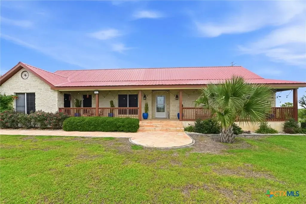 8293 Boenig Road, Seguin