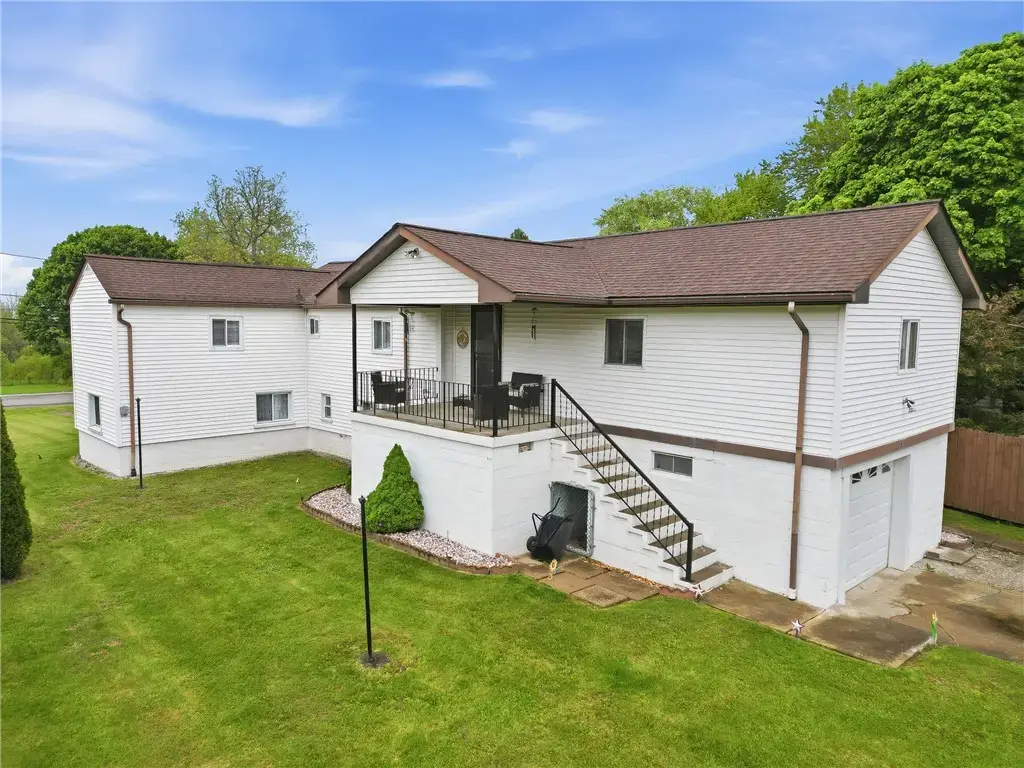 109 Gross Drive, Center