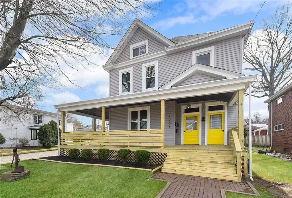 1234 Ridge Avenue , Coraopolis