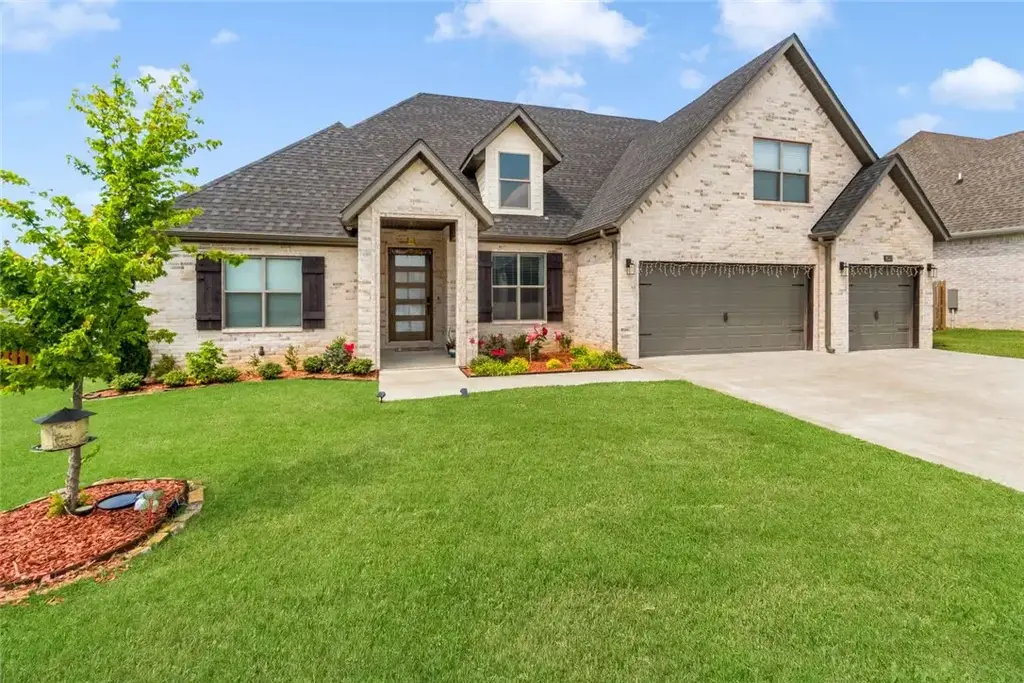 1621 Ella Place, Bentonville