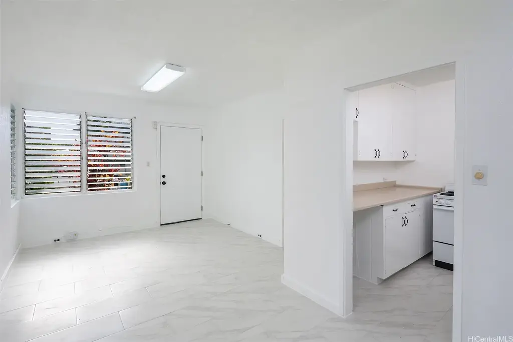 1115-c Hassinger Street # 2, Honolulu