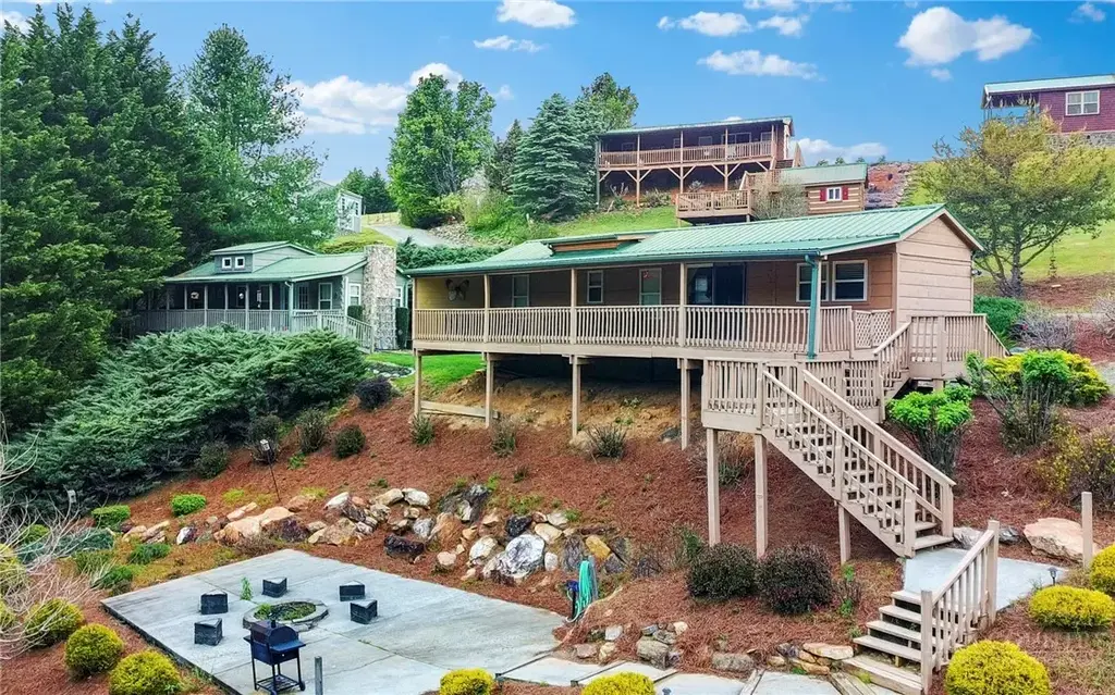 489 Buttons Lane, Sparta