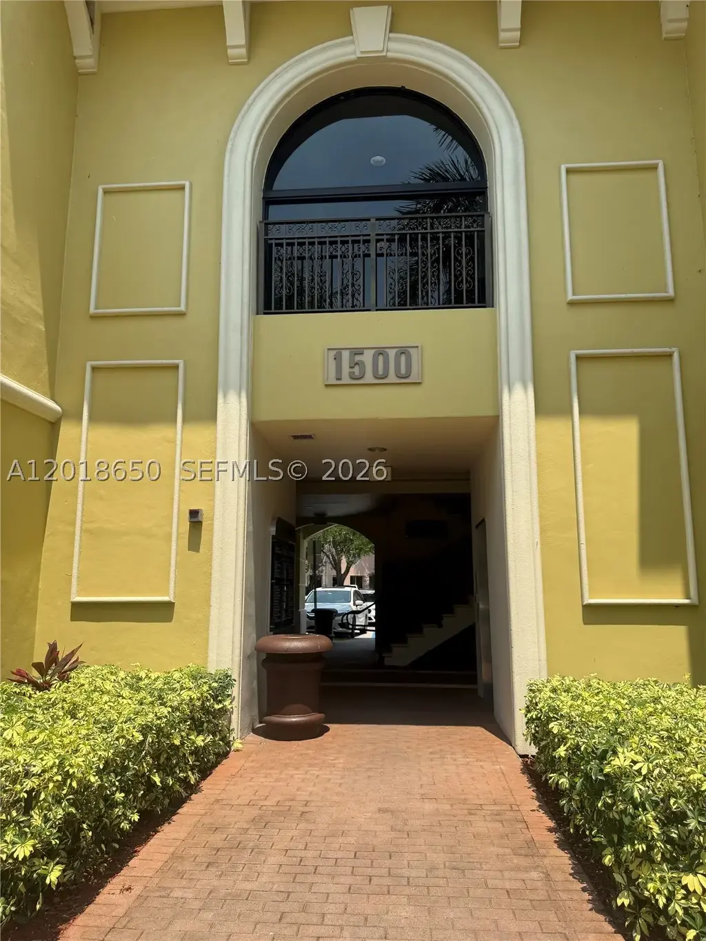 1528 Weston Rd, Weston